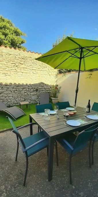 Delicieux Moment De Detente Au Coeur De Saint Martin De Re Luaran gambar